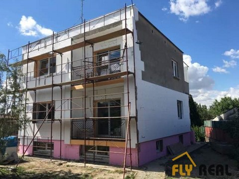 Predáme kompletne zrekonštruovaný dvojgeneračný dom dom v obci Trnovec nad Váhom (600 m2 pozemok)-1