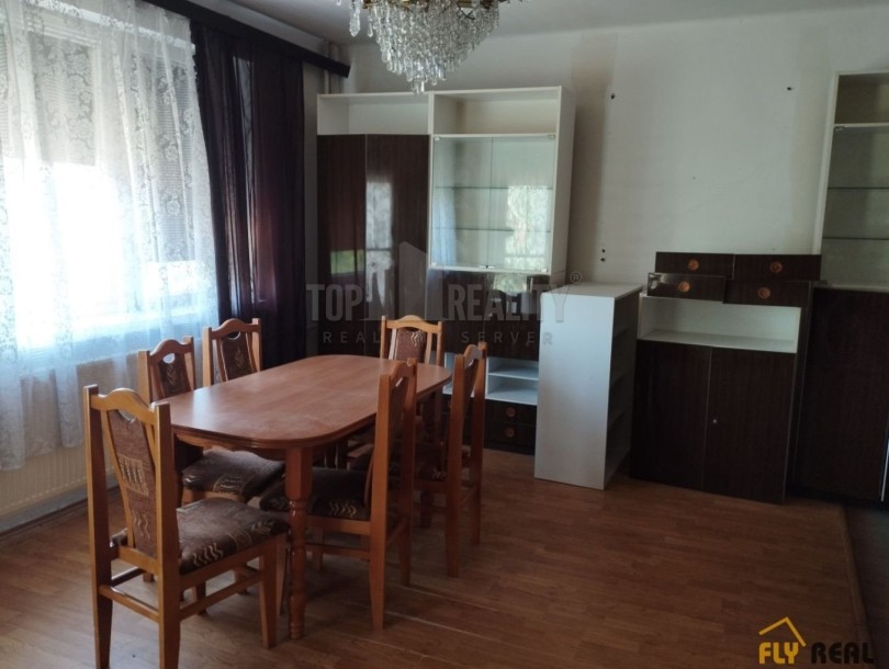 Predáme dvojgeneračný 5-izb. rodinný dom v obci Šoporňa s ideálnym pozemkom (800 m2)-5
