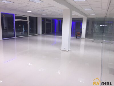 EXKLUZÍVNA ponuka nájomných kancelárskych a obchodných priestorov v novom OC SEREĎ-20