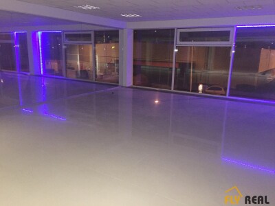 EXKLUZÍVNA ponuka nájomných kancelárskych a obchodných priestorov v novom OC SEREĎ-23