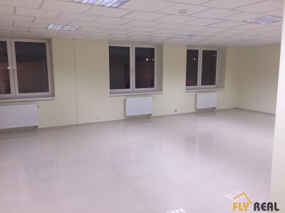 EXKLUZÍVNA ponuka nájomných kancelárskych a obchodných priestorov v novom OC SEREĎ-30