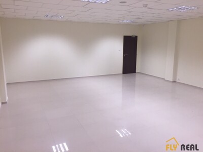 EXKLUZÍVNA ponuka nájomných kancelárskych priestorov od 26,65 m2 - 79 m2 v novom OC SEREĎ-4