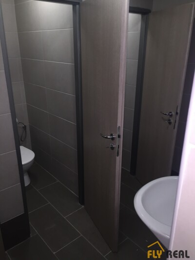 EXKLUZÍVNA ponuka nájomných obchodných priestorov na poschodí nového OC v SEREDI   (113 -160 m2) od 9 EUR/m2 + Energie-5