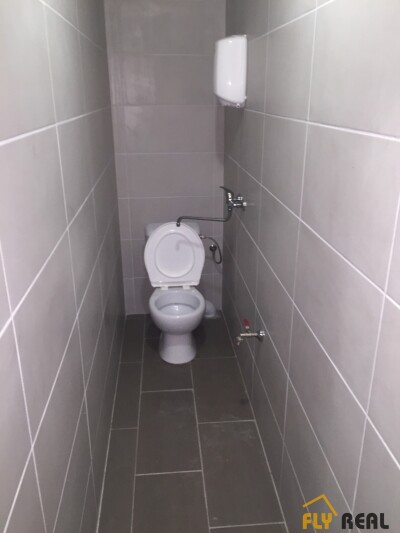 EXKLUZÍVNA ponuka nájomných obchodných priestorov na poschodí nového OC v SEREDI   (113 -160 m2) od 9 EUR/m2 + Energie-6