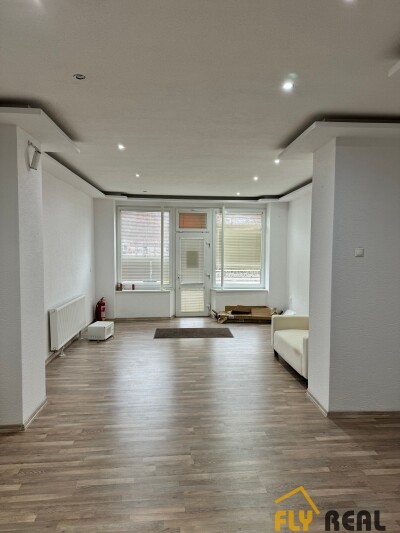 Prenajmeme kancelárske priestory s rozlohou 43 m2 v Seredi za 600 EUR/mes. vrátane energií-3