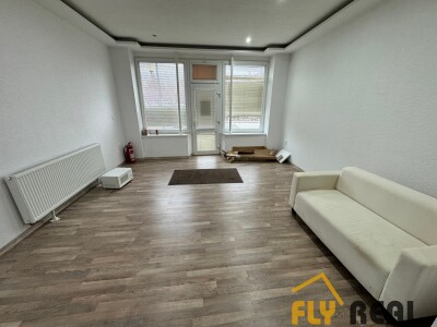 Prenajmeme kancelárske priestory s rozlohou 43 m2 v Seredi za 600 EUR/mes. vrátane energií-10