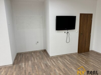 Prenajmeme kancelárske priestory s rozlohou 43 m2 v Seredi za 600 EUR/mes. vrátane energií-8