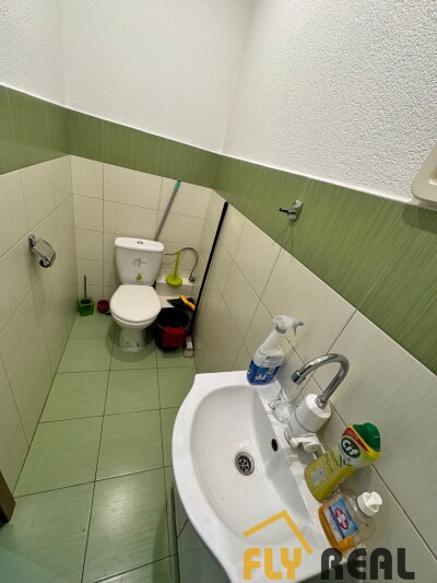 Prenajmeme kancelárske priestory s rozlohou 43 m2 v Seredi za 600 EUR/mes. vrátane energií-6