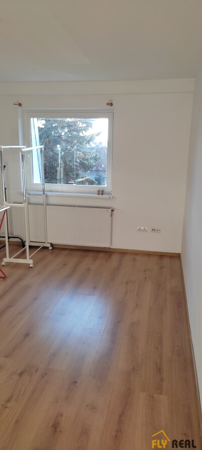 Prenajmeme veľký 3-izb. byt v Sládkovičove (115 m2) za 600 EUR/mes.vrátane energií (+ parkovacie miesto)-8