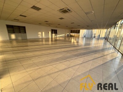PRENÁJOM PODNIK. PRIESTOROV v rozlohe až 425 m2 v SEREDI na prízemí  za  1 800 EUR/mes. bez energií + DPH! (+VIDEO)-2