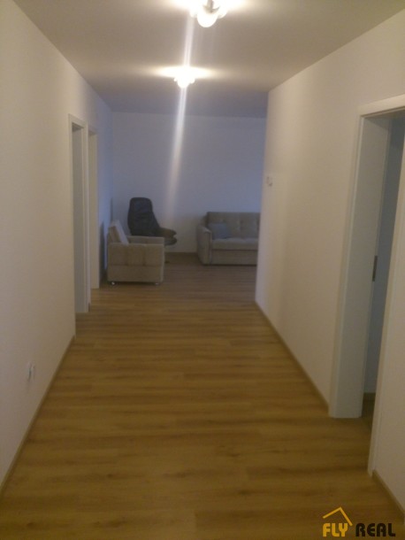Prenajmeme veľký 3-izb. byt v Sládkovičove (115 m2) za 550 EUR/mes.-5